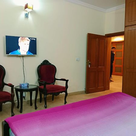 Royal Galaxy Bed & Breakfast Islamabad - For Families Only المظهر الخارجي الصورة