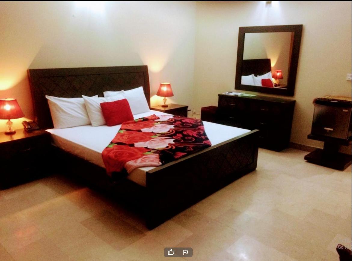 Royal Galaxy Bed & Breakfast Islamabad - For Families Only المظهر الخارجي الصورة